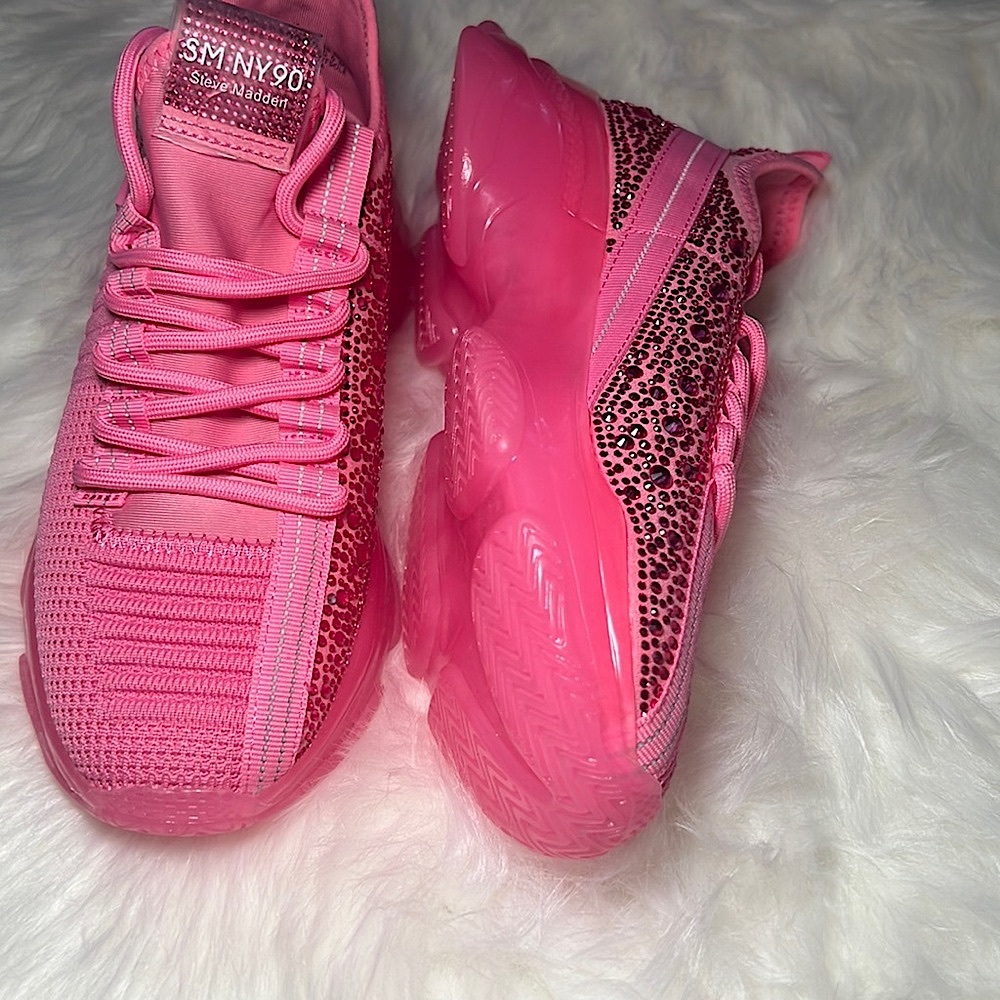 NWOT  Steve Madden Maxima Women’s Sneakers Size 8.5